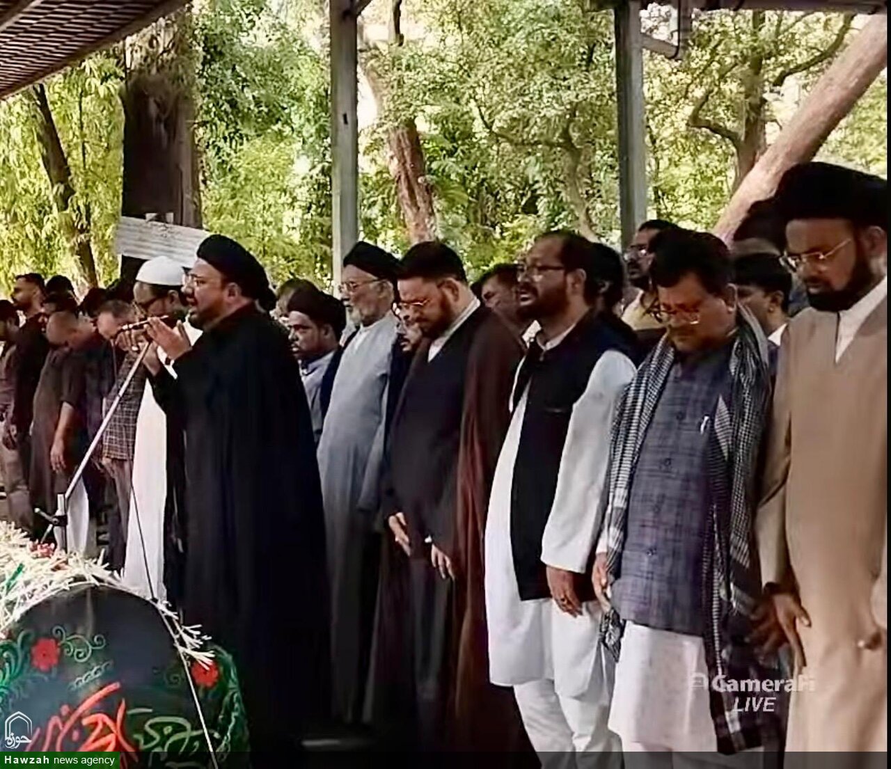 مولانا سید ابوالقاسم رضوی کی والدۂ محترمہ سپردِ خاک،علماء و مومنین کی بڑی تعداد میں شرکت