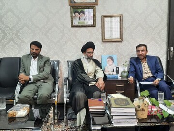 مسئولان فرهنگی با تمام توان پای کار بیایند