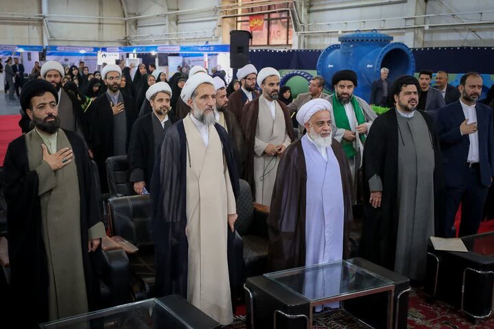 تصاویر / همایش یاوران وقف با حضور امام جمعه قزوین
