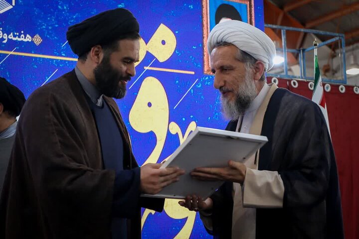 تصاویر / همایش یاوران وقف با حضور امام جمعه قزوین