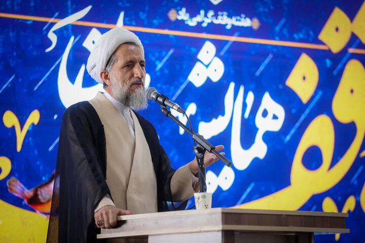 تصاویر / همایش یاوران وقف با حضور امام جمعه قزوین