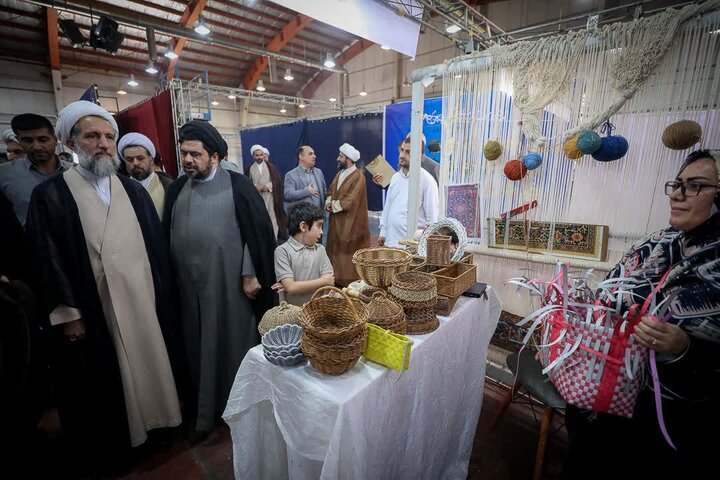 تصاویر / بازدید نماینده ولی‌فقیه در استان و امام‌جمعه قزوین از نمایشگاه دستاوردهای حوزه وقف اداره کل اوقاف استان قزوین