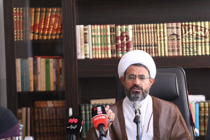 تصاویر/ نشست خبری مدیر حوزه‌ علمیه چهارمحال و بختیاری