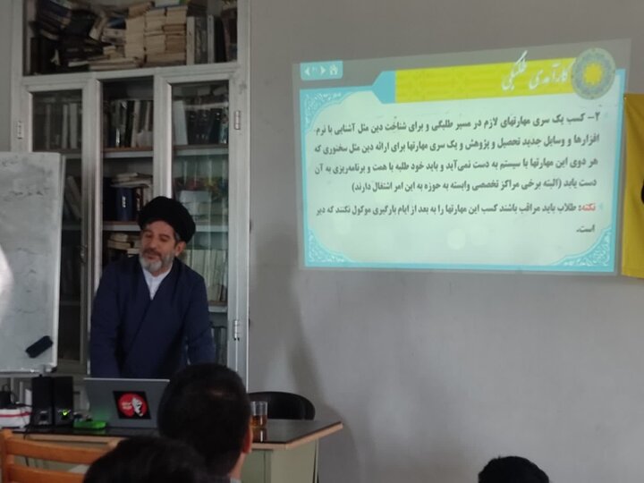 تصاویر/ بازدید مدیر مدرسه علمیه آیت‌الله مدنی کاشانی از اردوی میثاق طلبگی در قمصر