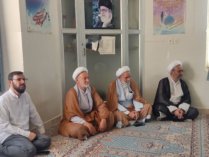 تصاویر/ بازدید مدیر مدرسه علمیه آیت‌الله مدنی کاشانی از اردوی میثاق طلبگی در قمصر