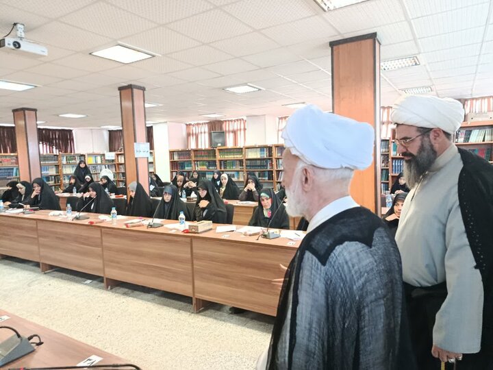 تصاویر/برگزاری آزمون ورودی حوزه علمیه خواهران در اراک
