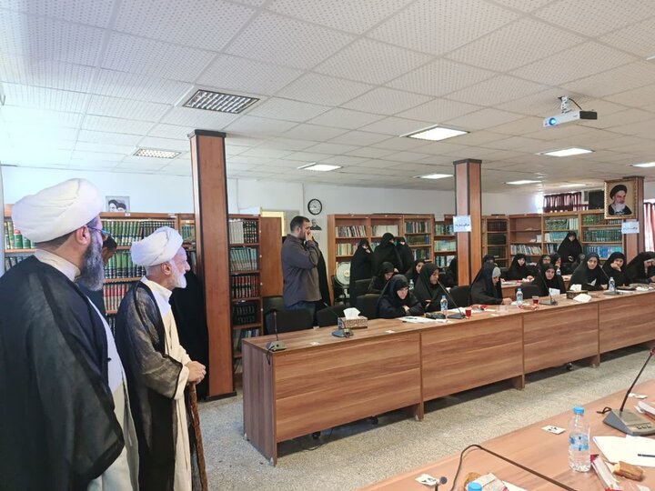 تصاویر/برگزاری آزمون ورودی حوزه علمیه خواهران در اراک