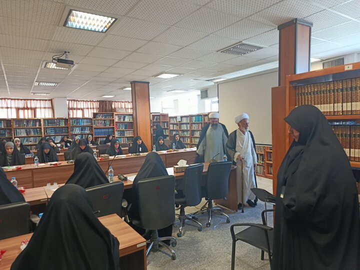 تصاویر/برگزاری آزمون ورودی حوزه علمیه خواهران در اراک