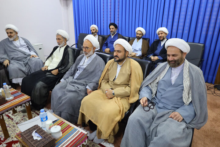 تصاویر/ دیدار جمعی از روحانیون دودانگه ساری با نماینده ولی فقیه در مازندران