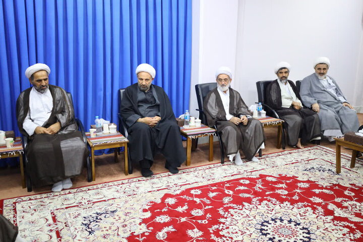 تصاویر/ دیدار جمعی از روحانیون دودانگه ساری با نماینده ولی فقیه در مازندران