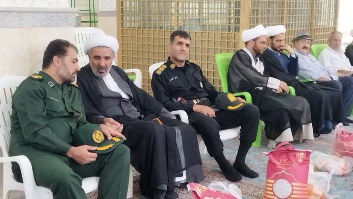 اهداي ۱۰۰ بسته معيشتي در خمین به برکت هفته وقف و طرح «قرار دوازدهم»
