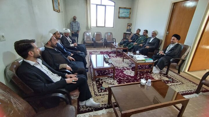 تصاویر/دیدار معاون اداره کل اوقاف استان مرکزی با امام جمعه خمین