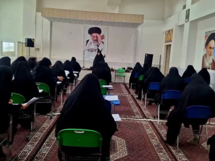 تصاویر/آزمون ورودی حوزه علمیه خواهران لرستان