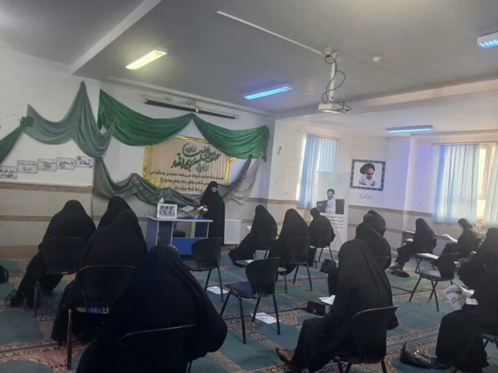 تصاویر/آزمون ورودی حوزه علمیه خواهران لرستان