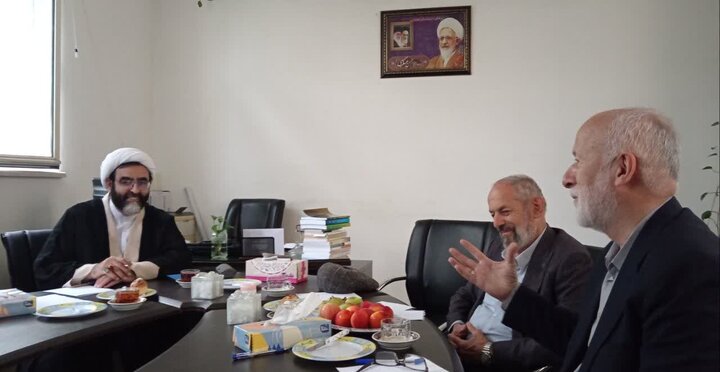 تصاویر/ نشست علمی نخبگان فرهنگی با موضوع «راهکارهایی برای مبارزه با شبیخون فرهنگی» در دفتر آیت الله جوادی آملی