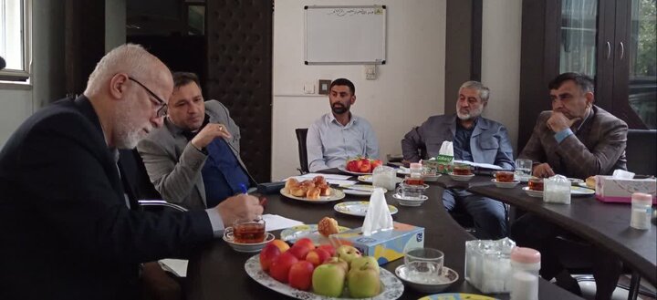تصاویر/ نشست علمی نخبگان فرهنگی با موضوع «راهکارهایی برای مبارزه با شبیخون فرهنگی» در دفتر آیت الله جوادی آملی