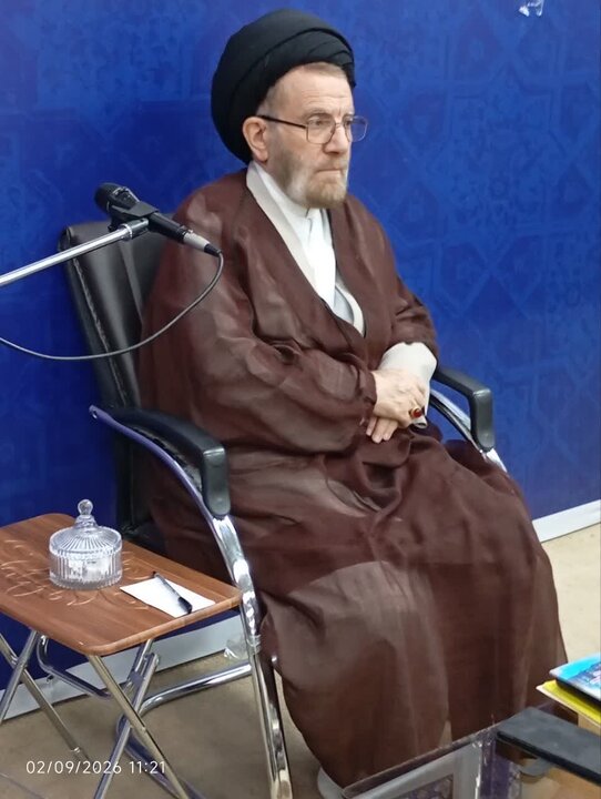 تصاویر/دیدار جمعی از قاریان قرآن کریم و مداحان نوجوان و جوان خرم آباد با نماینده ولی فقیه در لرستان