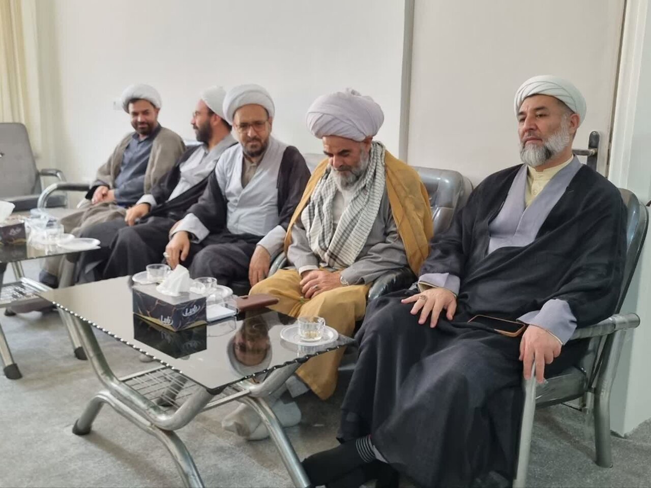روحانیون همواره در صف اول دفاع از آرمان‌های دینی و ملی بوده‌اند/ملت ایران در شرایط بحرانی دچار تزلزل نخواهند شد