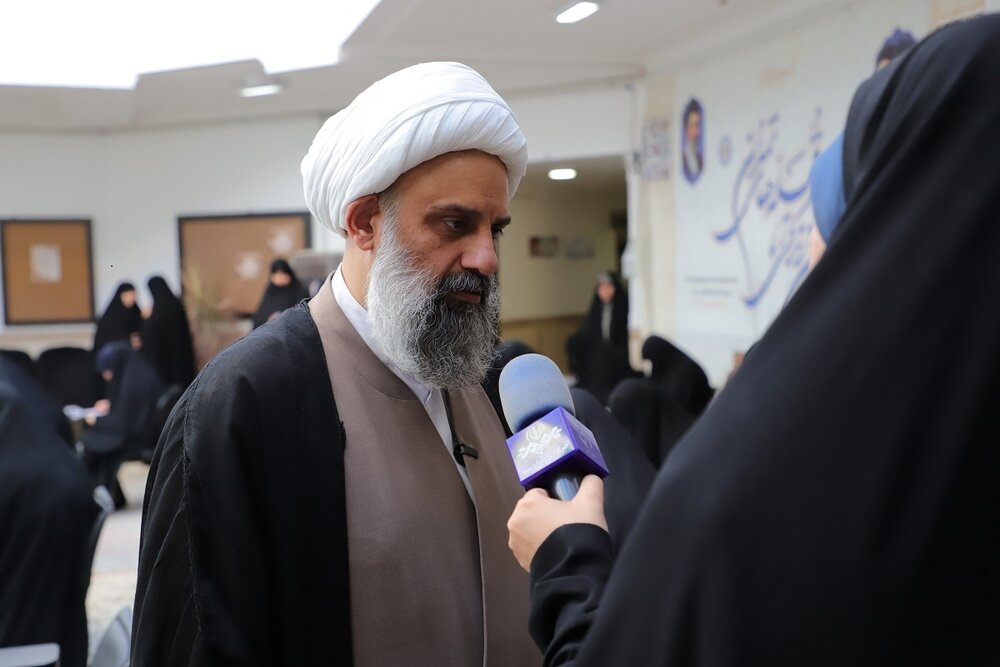 میزبانی از ۱۵ هزار داوطلب در آزمون ورودی حوزه‌های علمیه خواهران+ فیلم