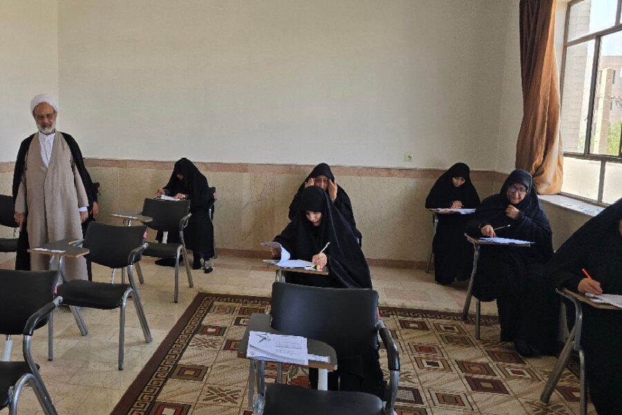 بازدید مدیر حوزه علمیه خواهران یزد از مراکز آزمون ورودی سطوح سه و چهار بازدید مدیر حوزه علمیه خواهران یزد از مراکز آزمون ورودی سطوح سه و چهار
