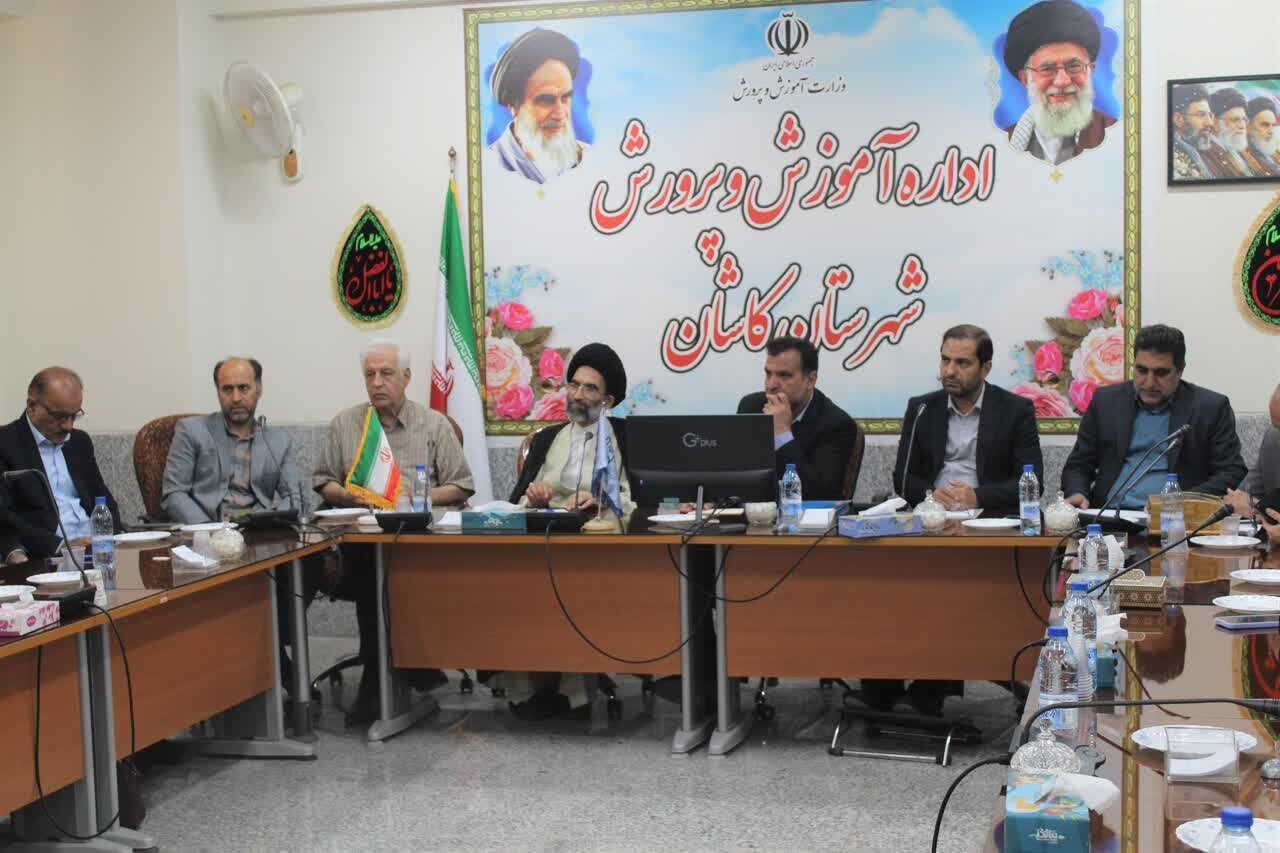 مدارس نقش مهمی در تربیت نسل تراز انقلاب اسلامی دارند