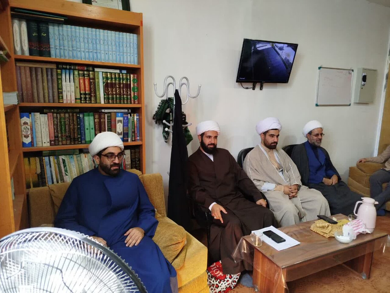تصاویر/جلسه بررسی فعالیت های تهذیبی و علمی پژوهشی مدرسه علمیه دلفان