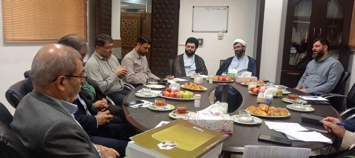 تصاویر/ چهارمین نشست تخصصی در دفتر آیت الله جوادی آملی با موضوع «راهکارهای نخبگان فرهنگی برای نهادینه‌سازی زیست دینی» در شهرستان آمل