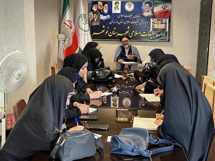 تصاویر/ تدریس امام جمعه نوشهر در پودمان معارف توحیدی