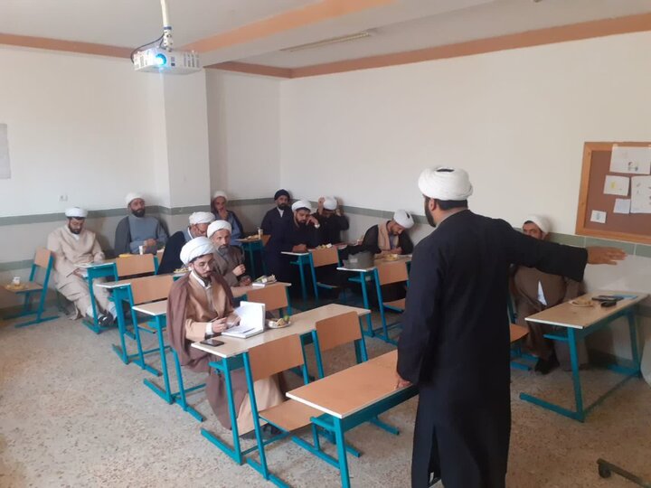 تصاویر/ دوره توانمندسازی ائمه جماعات در شهرستان چالوس