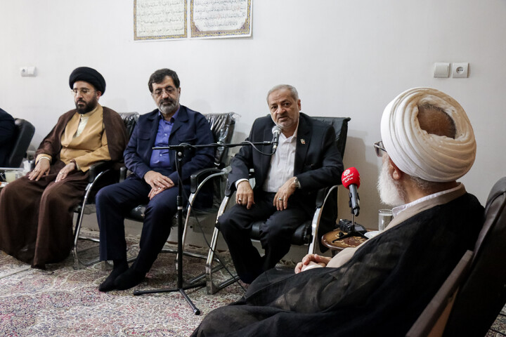 تصاویر/ دیدار علیرضا کاظمی وزیر آموزش و پرورش با آیت الله شب زنده دار