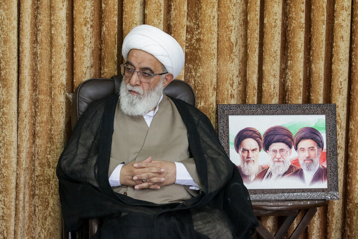 تصاویر/ دیدار علیرضا کاظمی وزیر آموزش و پرورش با آیت الله شب زنده دار