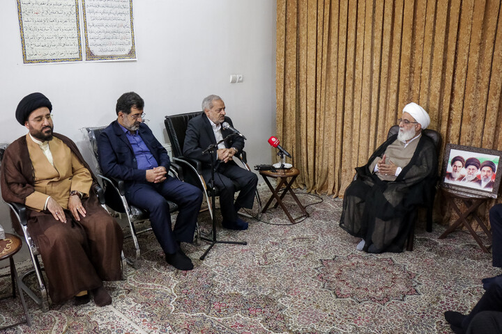 تصاویر/ دیدار علیرضا کاظمی وزیر آموزش و پرورش با آیت الله شب زنده دار