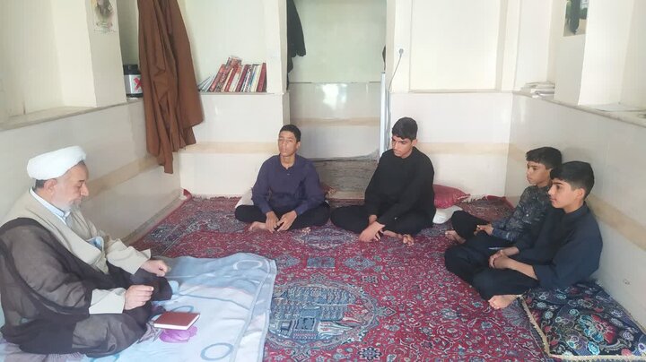 تصاویر/ کلاس آشنایی طلاب جدیدالورود با حوزه و نشست علمی اساتید مدرسه آیت‌الله مصطفوی (ره) کاشان