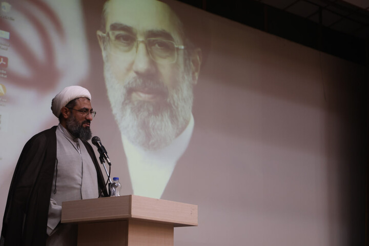 تصاویر /  شست مسئولین ستادهای نمازجمعه استان همدان
