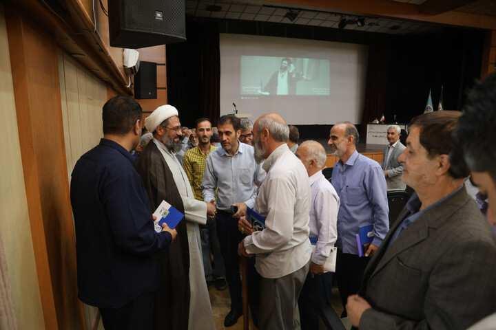 تصاویر /  شست مسئولین ستادهای نمازجمعه استان همدان