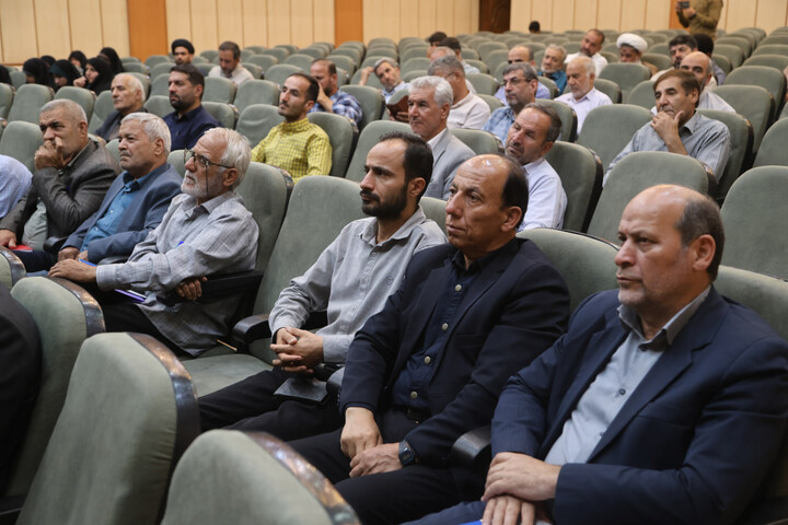 تصاویر /  شست مسئولین ستادهای نمازجمعه استان همدان