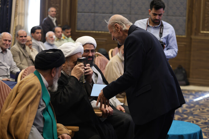 آیین پاسداشت حجت الاسلام والمسلمین حسین انصاریان در همدان
