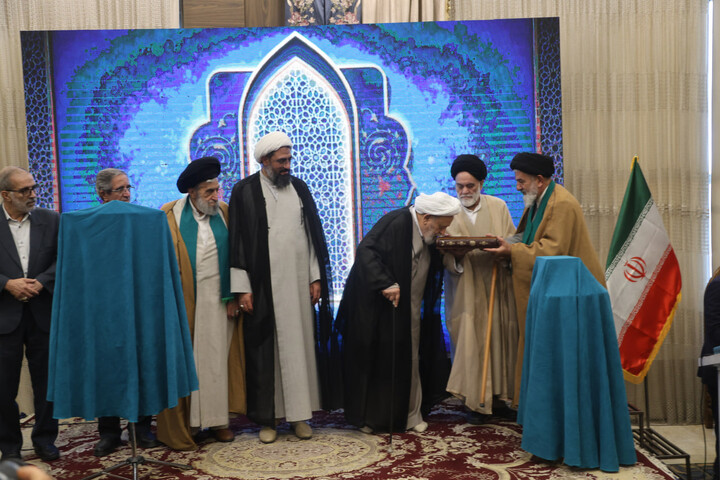 آیین پاسداشت حجت الاسلام والمسلمین حسین انصاریان در همدان
