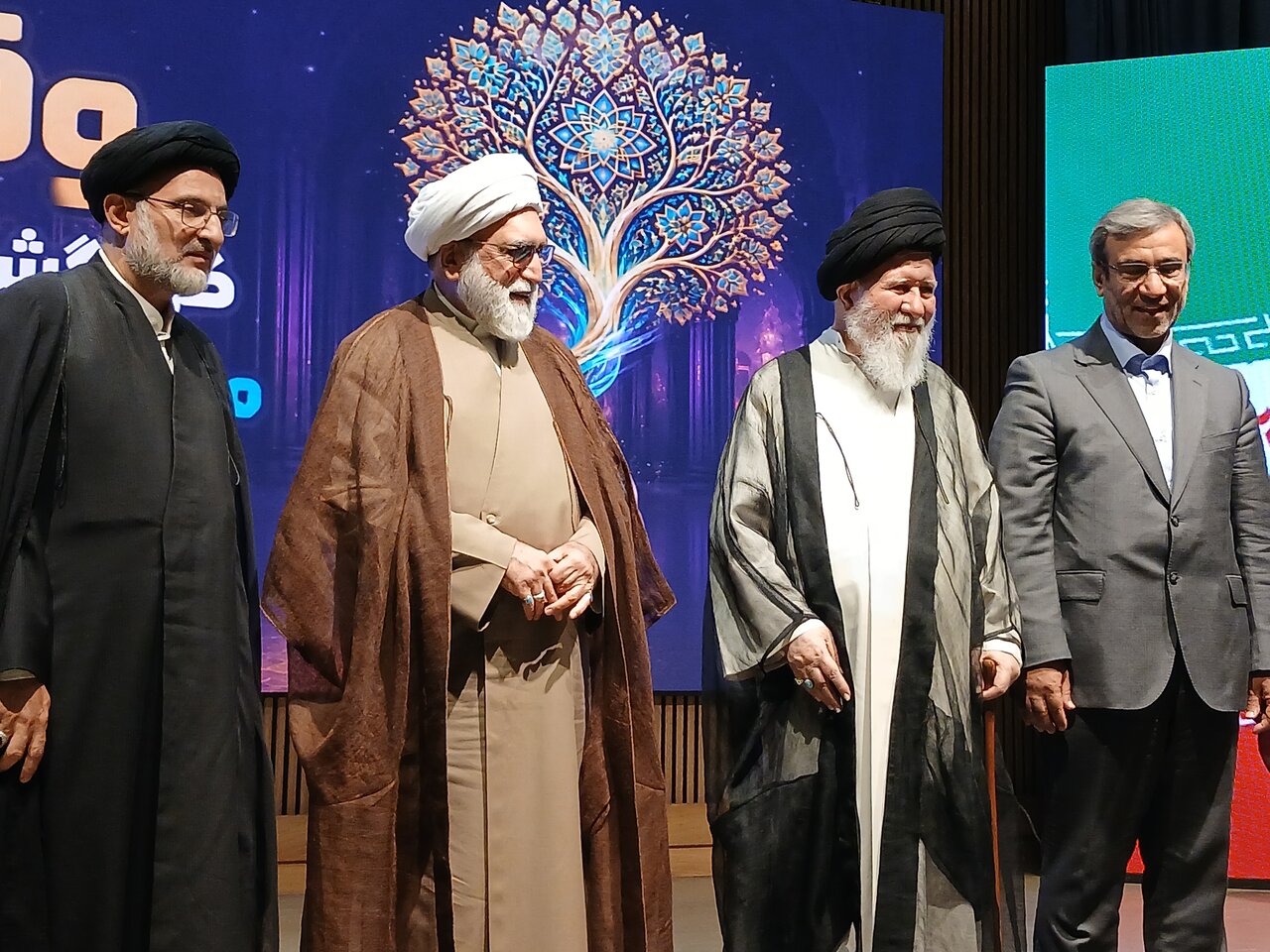 مراسم تقدیر یاوران وقف در مشهدمقدس