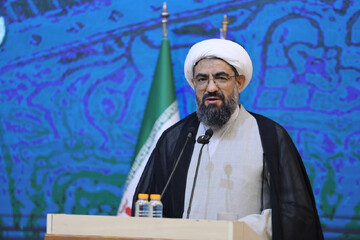 روحانیون در عرصه اجرایی روحیه طلبگی و مردمی خود را حفظ کنند