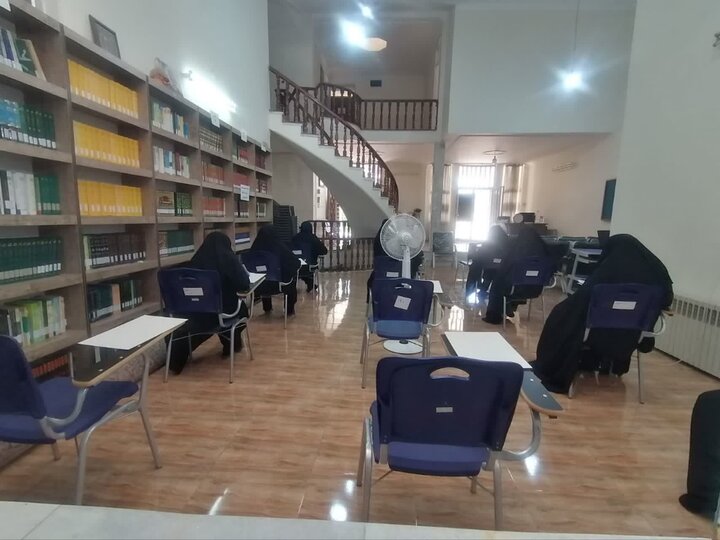 تصاویر/ برگزاری آزمون ورودی حوزه علمیه خواهران استان