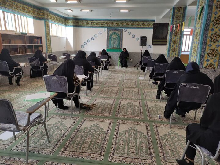 تصاویر/ برگزاری آزمون ورودی حوزه علمیه خواهران استان