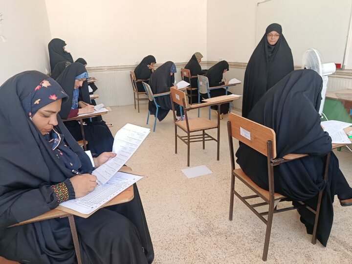 تصاویر/ برگزاری آزمون ورودی حوزه علمیه خواهران استان