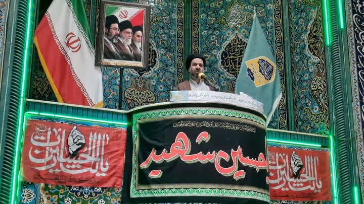 تصاویر/اقامه نماز عبادی سیاسی جمعه در خمین