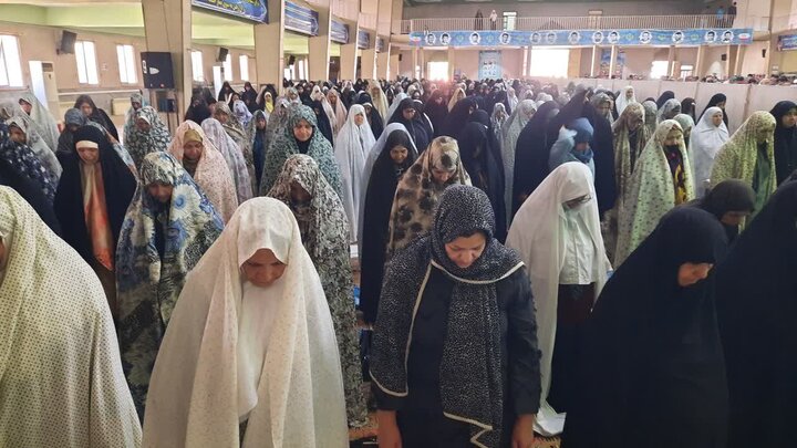 تصاویر/اقامه نماز عبادی سیاسی جمعه در خمین