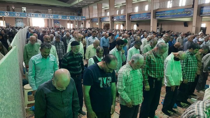 تصاویر/اقامه نماز عبادی سیاسی جمعه در خمین
