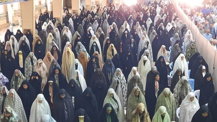 تصاویر/اقامه نماز عبادی سیاسی جمعه در خمین
