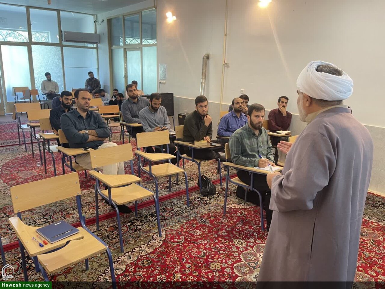 کارگاه روش تحقیق در مدرسه امام صادق(ع) بروجرد برگزار شد