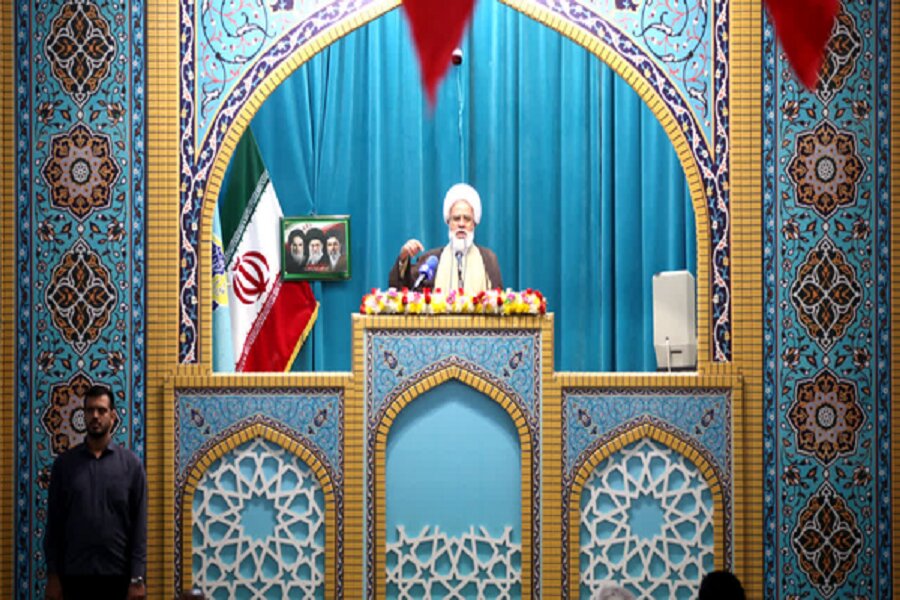 ملت ایران با بصیرت و ایمان پای کار دین خدا ایستاده است