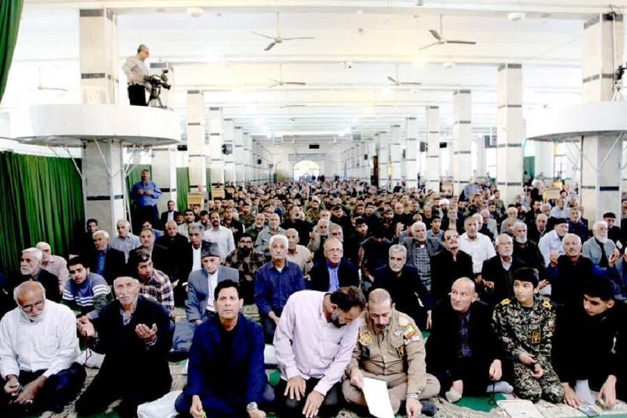 ملت ایران با بصیرت و ایمان پای کار دین خدا ایستاده است